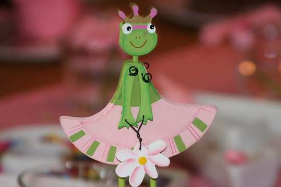 Froschpaerchen rosa gruen für Tischdeko Kindergeburtstag Froschpaerchen rosa gruen für Tischdeko Kindergeburtstag
