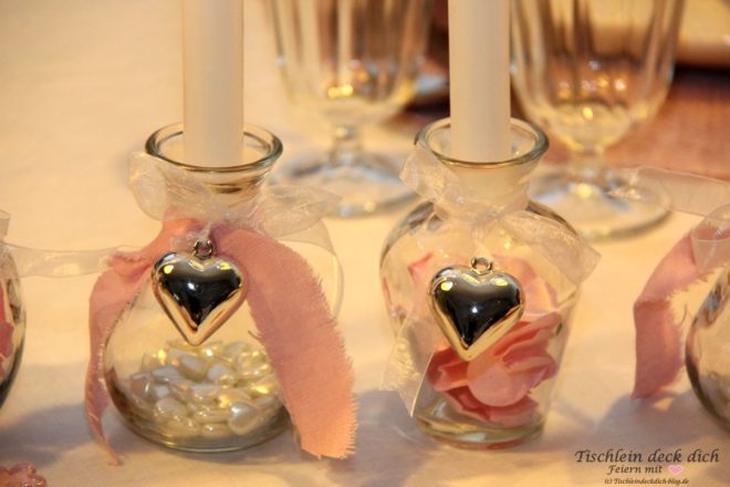 Tischdekoration-romantischer-Valentinstag