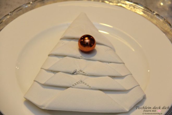 tischdekoration-weihnachten-serviette