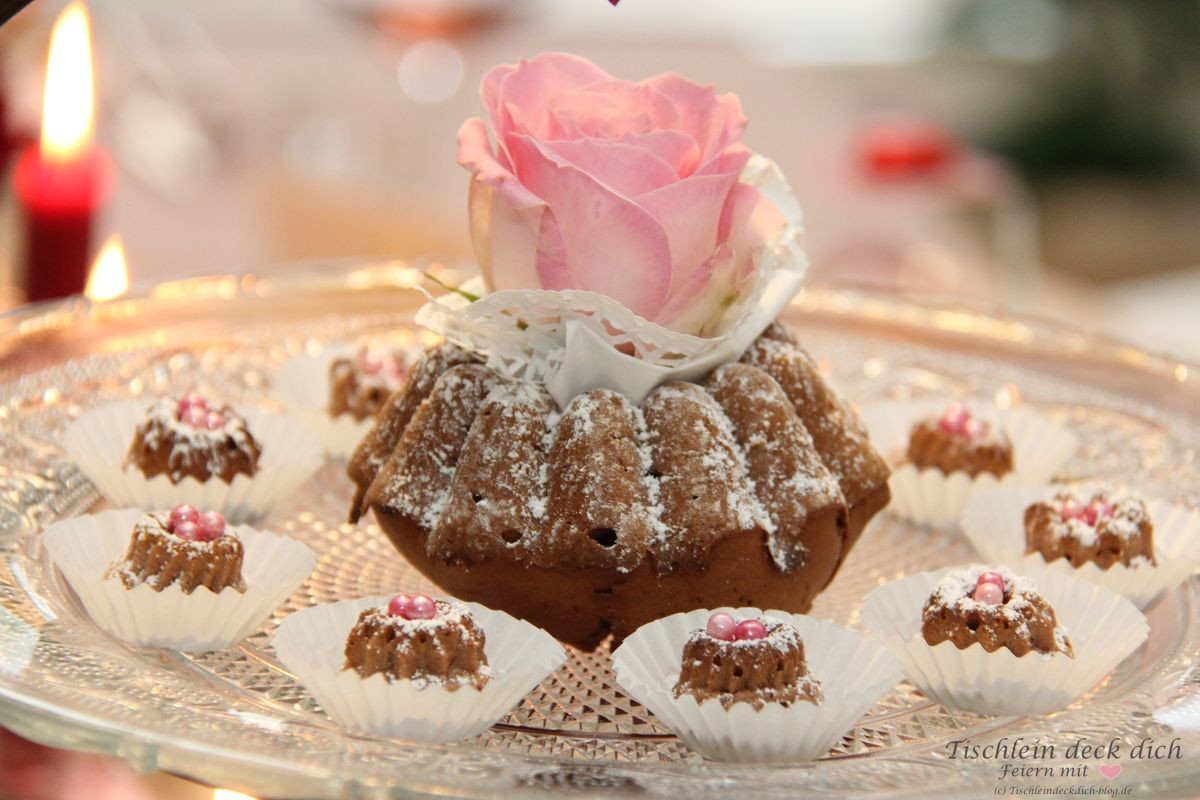 kleine Kuchen zum Valentinstag