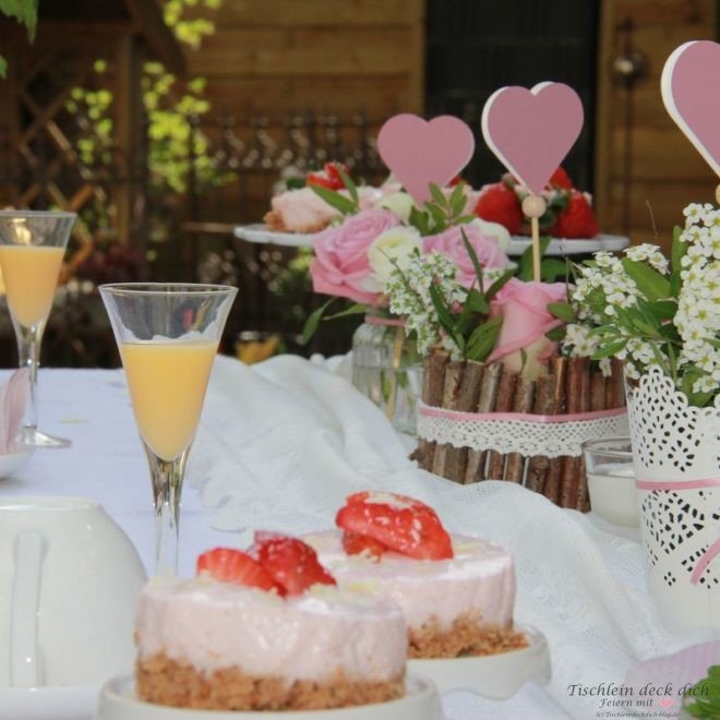 Ein mit viel Liebe gedeckter Tisch zum Muttertag