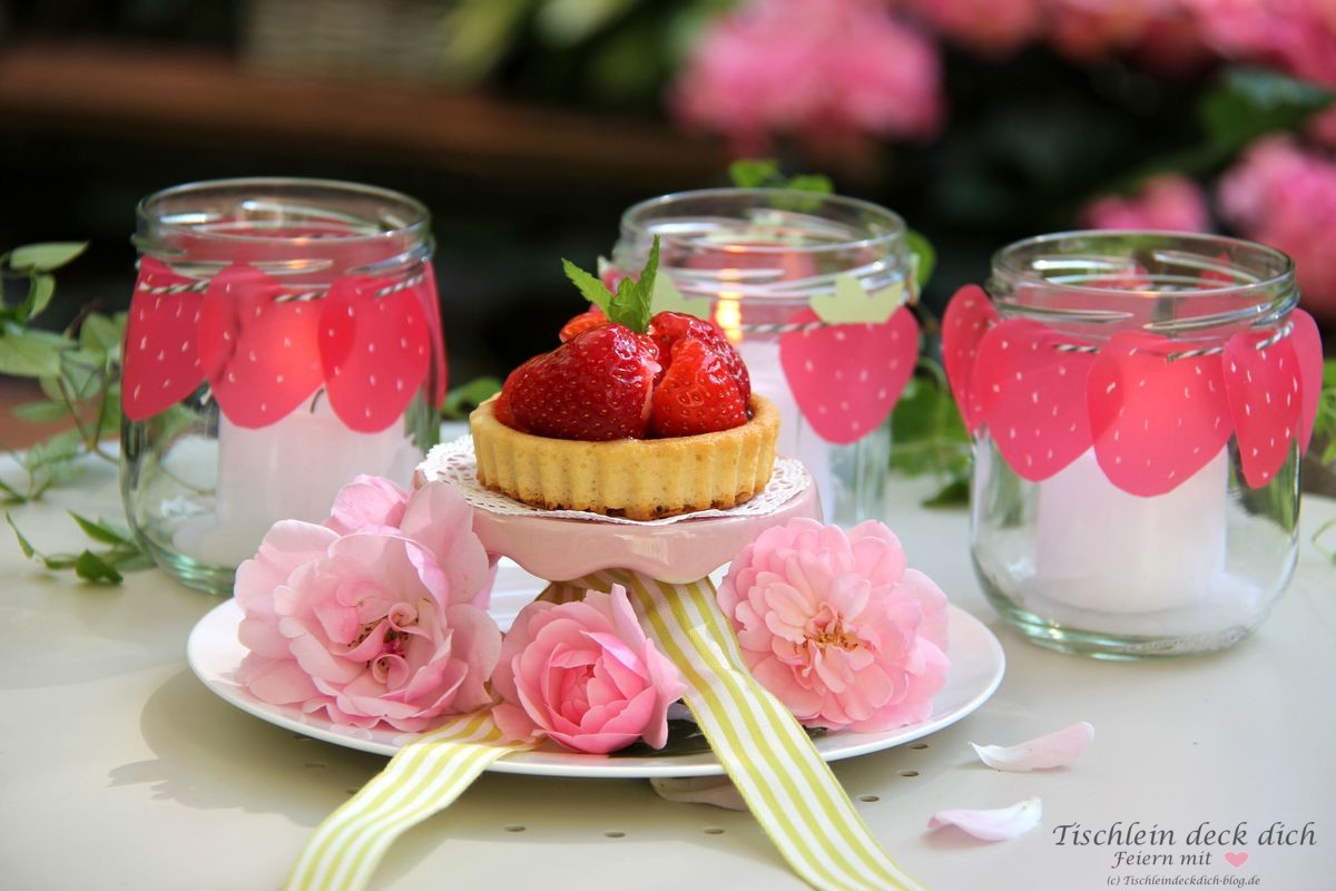 Erdbeerdeko in rosa rot