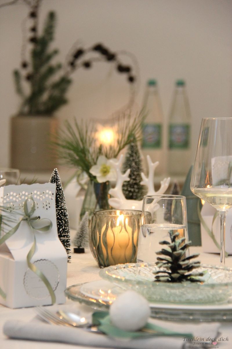 Scandi Style weihnachtliche Tischdekoration