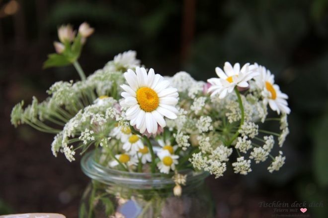 Wiesenblumenschmuck