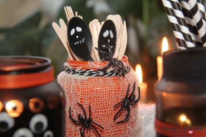 Halloween Gläser DIY mit Spinnen