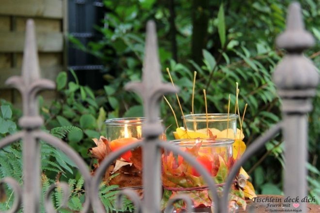 herbstliche Gartendekoration