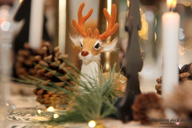 festliche-rustikale-Tischdeko-zu-Weihnachten