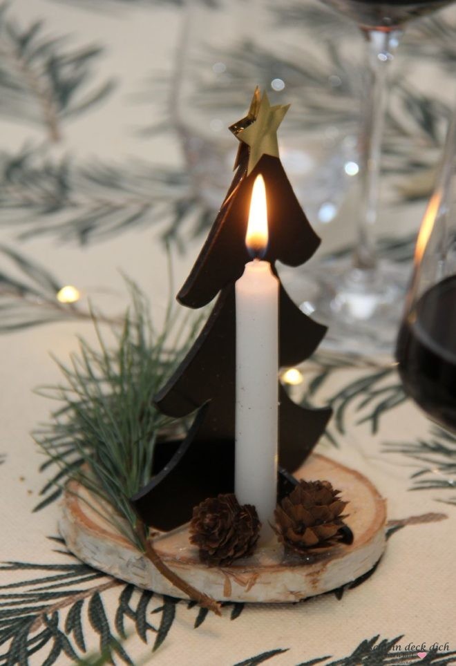 Kerzendekoration fuer Weihnachten