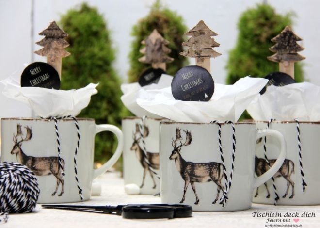 Gastgeschenk-Schokoladenloeffel in der Tasse