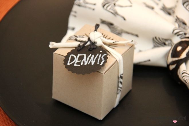 Gastgeschenk verpacken