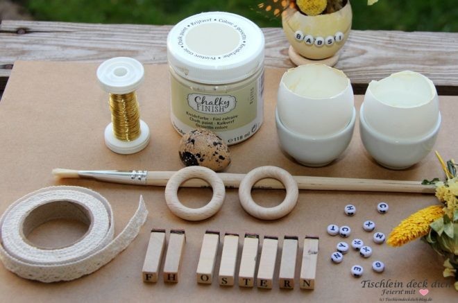Bastelutensilien für ein Oster-DIY