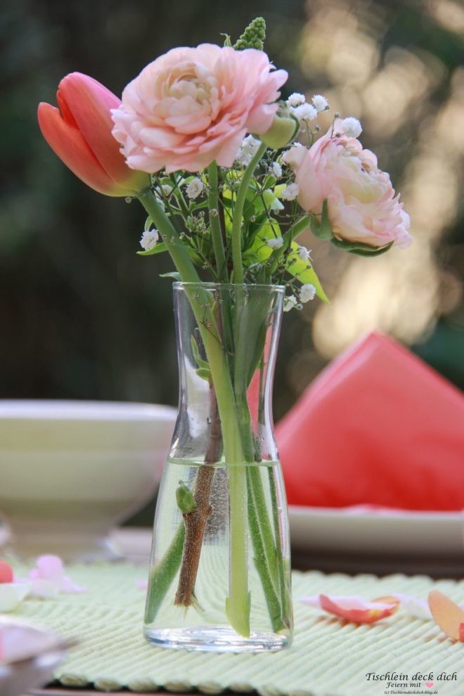Blumendeko zum Muttertag