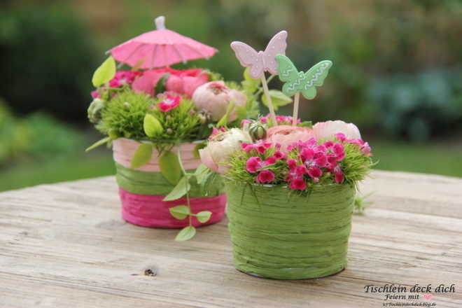 Upcyclingidee-mit-Papierbandkordel, bunte Blumendekoration