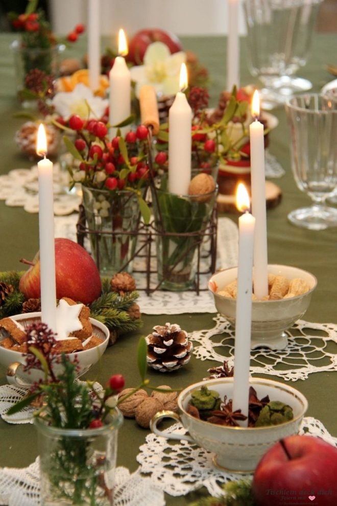 festliche weihnachtliche Tischdekoration