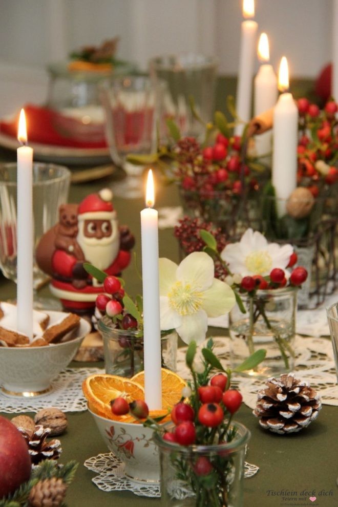 festliche weihnachtliche Tischdekoration