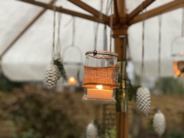 Weihnachtsmarkt im eigenen Garten stimmungsvoll und zauberhaft