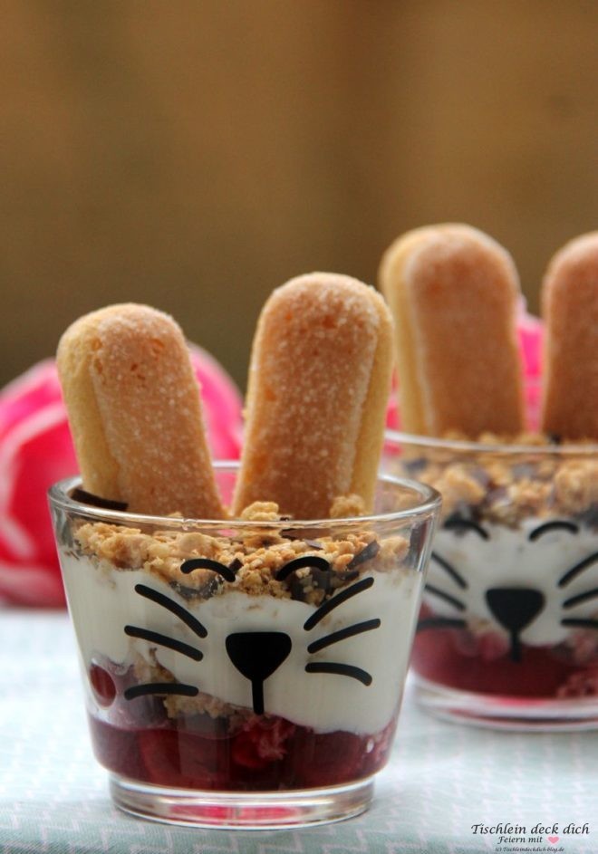Osterdessert mit Löffelbiskuits