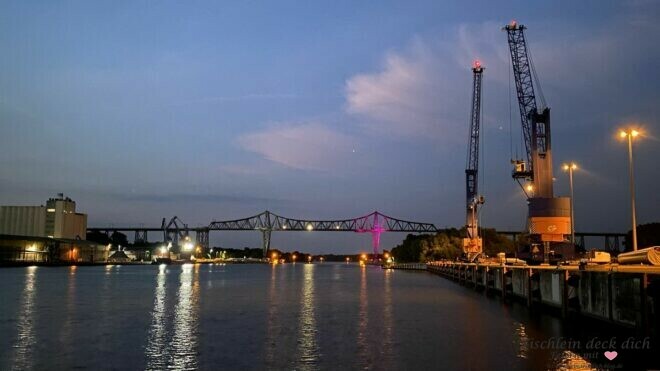 Nordostseekanal bei Nacht