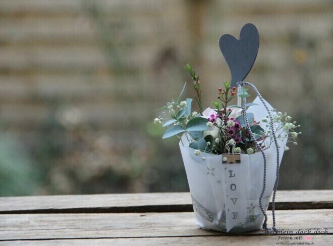 Blumengesteck zum Valentinstag