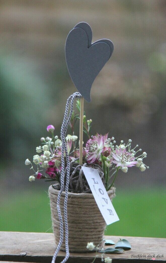 Basteln zum Valentinstag mit Blumen