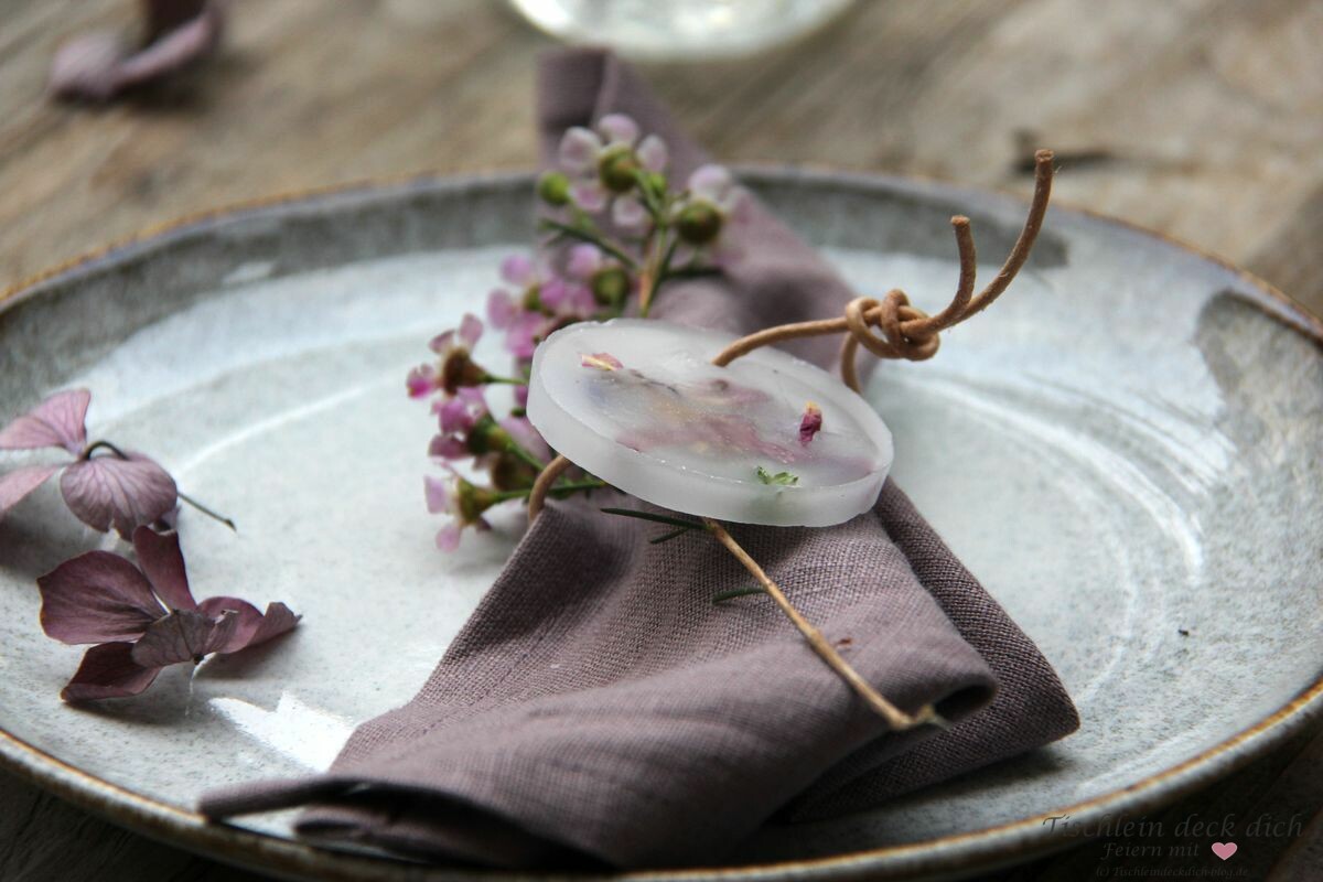 Das geht fix No. 83 - DIY Wachsanhänger mit Trockenblumen