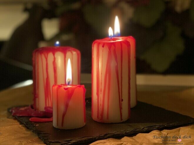 blutige Kerzen fuer Halloween