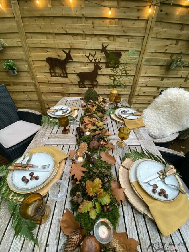 Tischdekoration mit Materialien aus der Natur