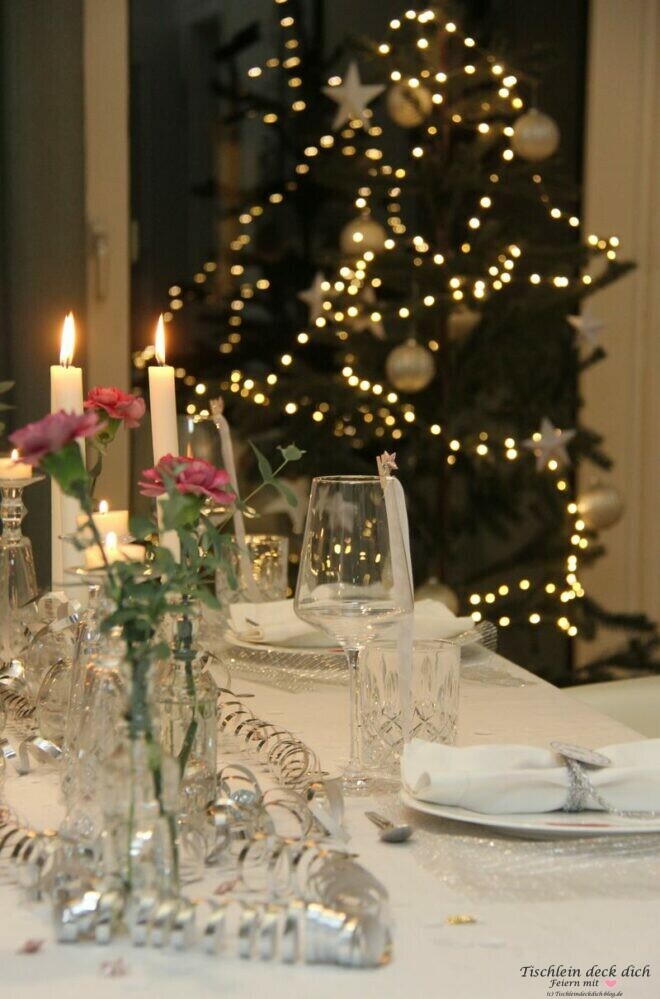 Glitzernde Tischdekoration für Silvester