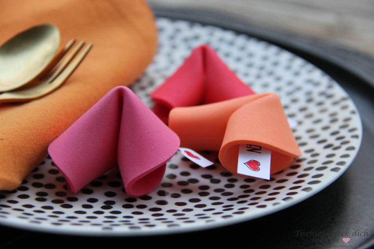 Glückskekse basteln-ein DIY für den Valentinstag - Tischlein deck dich