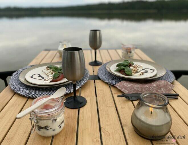 Candle light Dinner am See in Polen