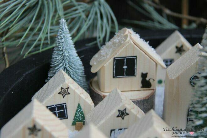 Holzhaeuser-Adventskalender-Dorf