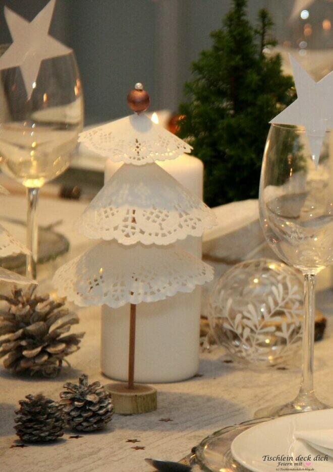 weihnachtlich dekorieren mit Tortenspitze