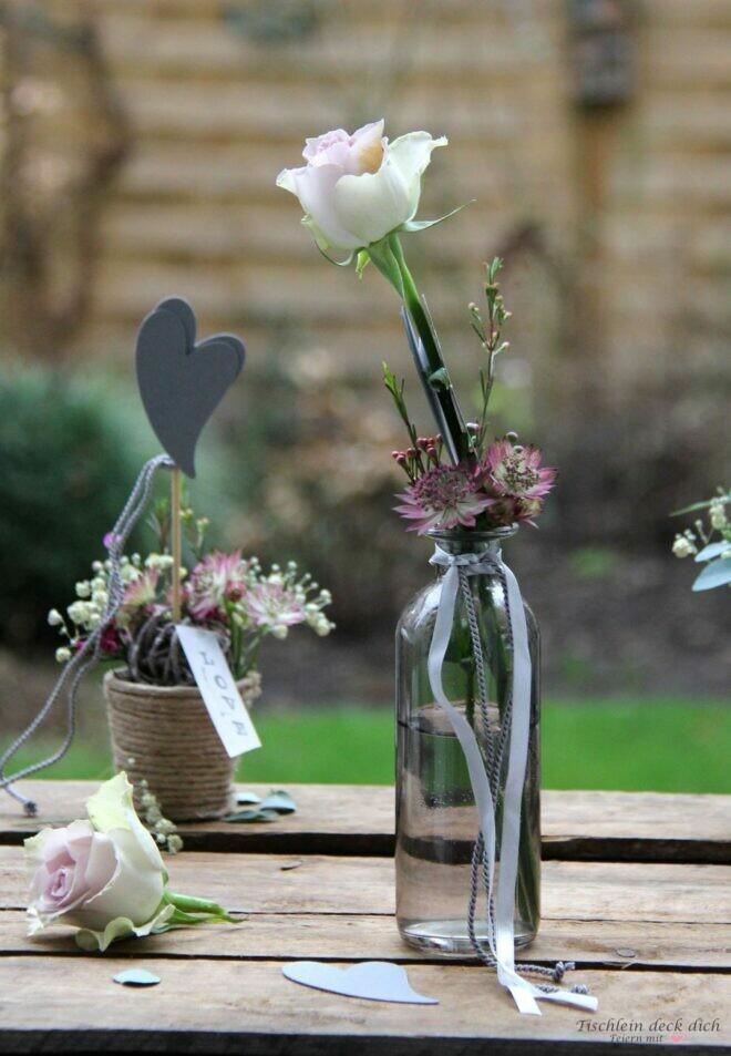 romantische Blumendekoration für den Tag der Verliebten