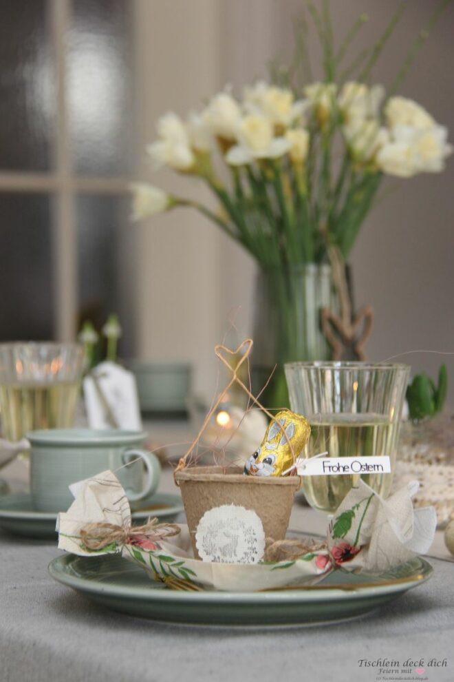 Tischdekoration für Ostern in zartem grün