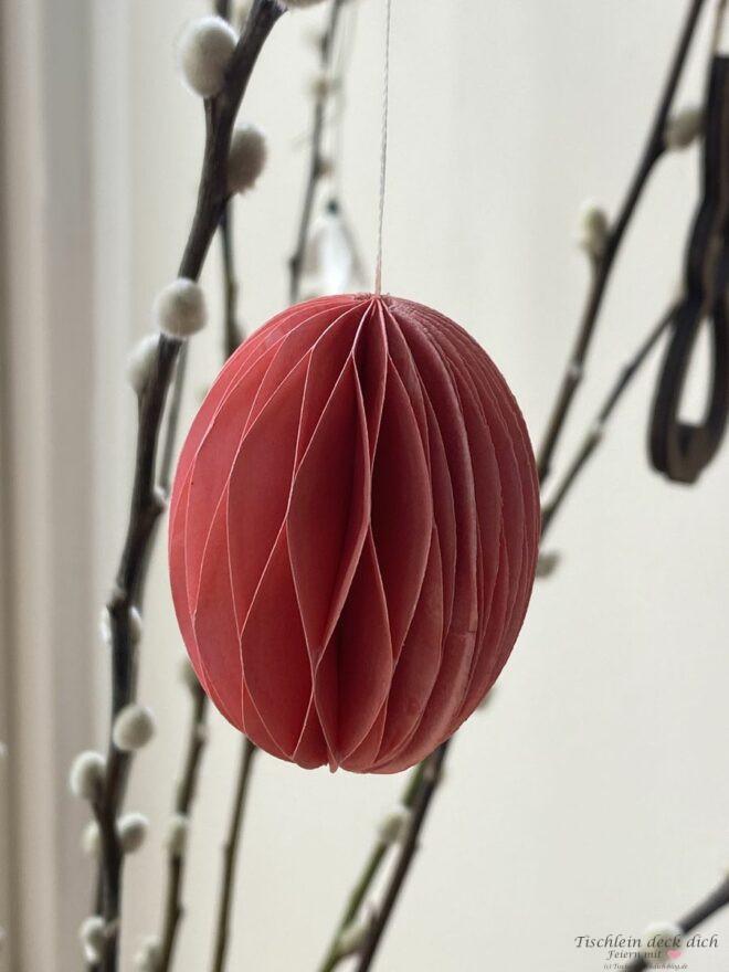 Plisseeei am Weidenkätzchenzweig