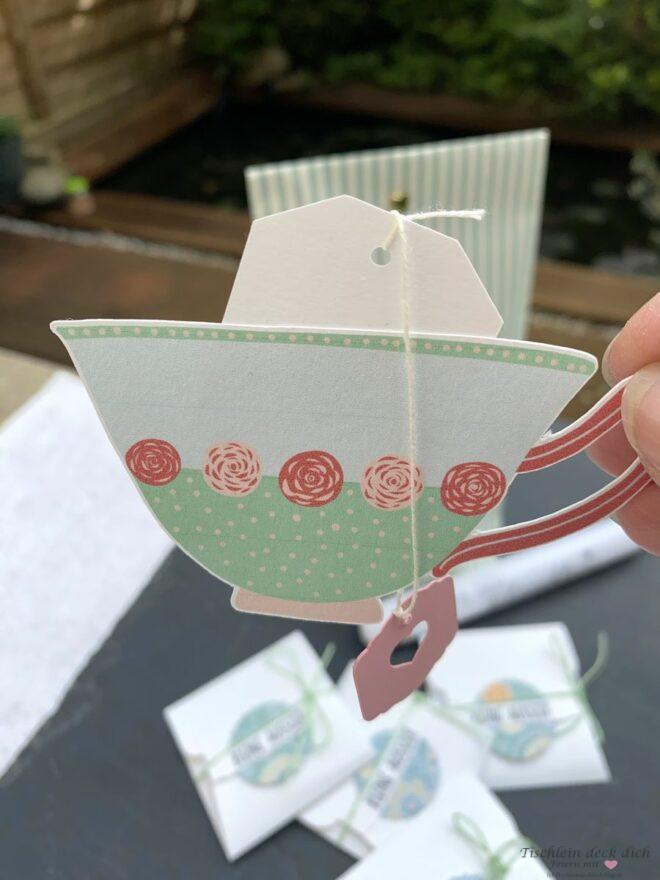 Print than cut Plotter Idee für eine englische Tea Party, kleine Tasse mit Teebeutelimitat