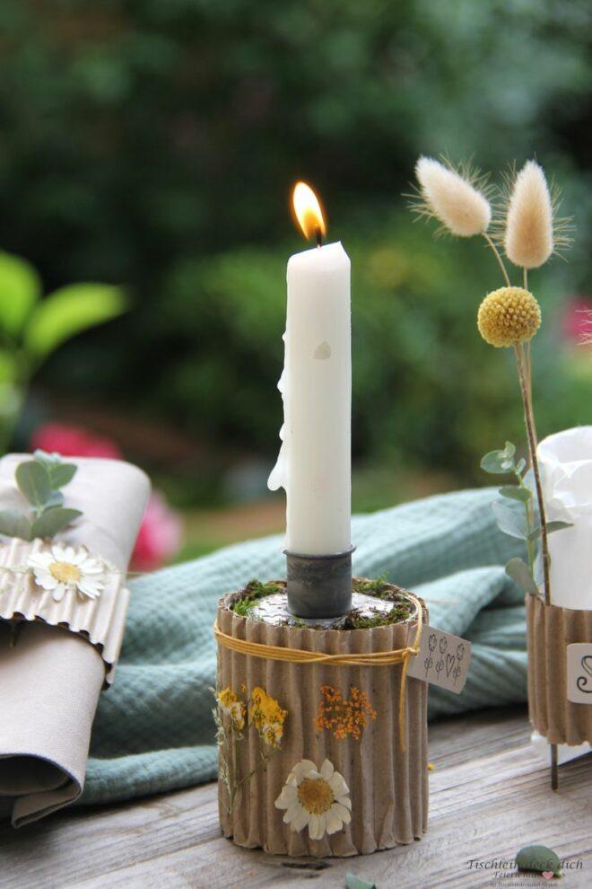 DIY Ideen mit Wellpappe und getrockneten Blüten als Kerzendekoration