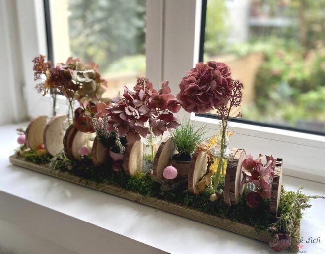 herbstliche rustikale Fensterbank Dekoration
