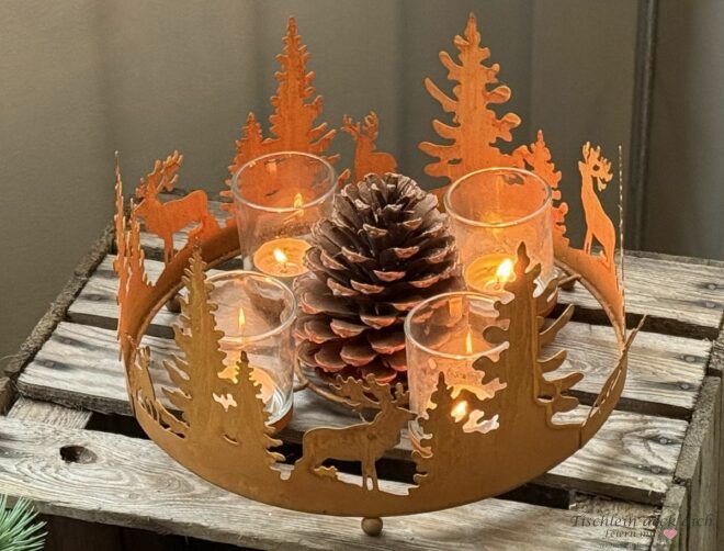 Rostelement Kranz mit Waltieren