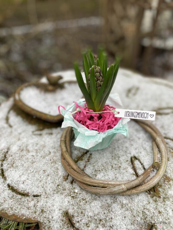 Frühlingshaftes DIY mit Butterbrotpapier