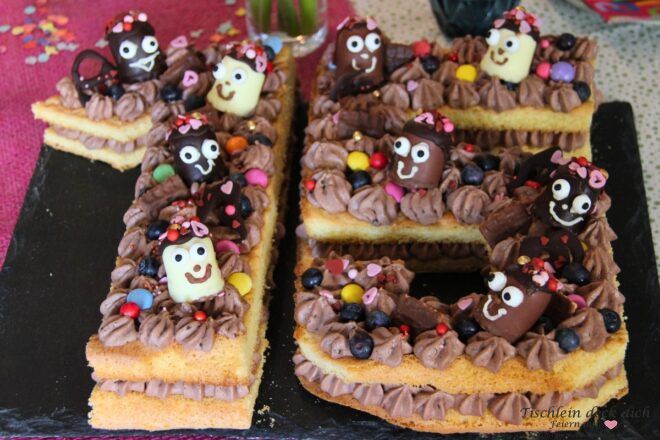 Zahlentorte backen mit Mini-Schaumküssen