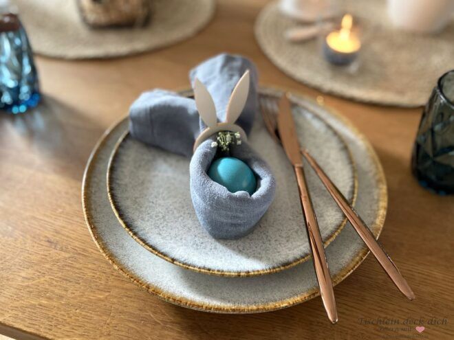 Ostertafel gestalten in blau