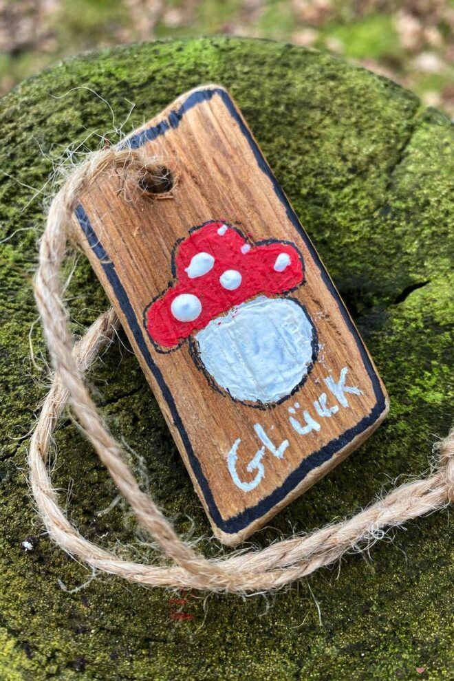 Glücksbringer zum Hängen aus Treibholz