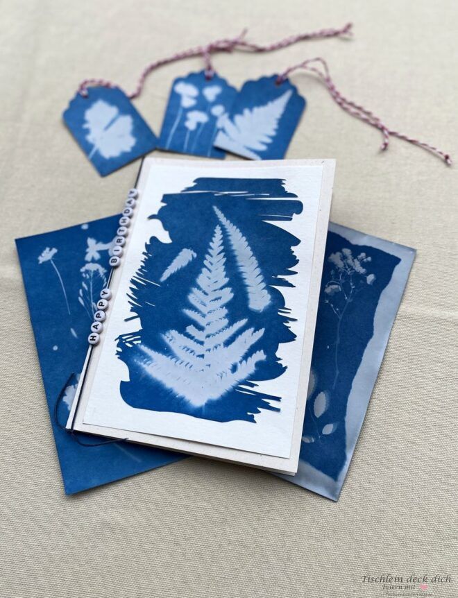 Sonnendruck mit Farnmotiv blau