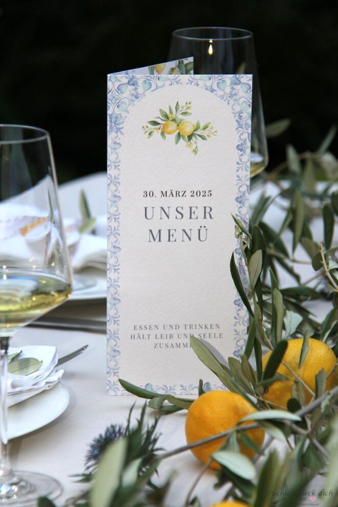 Menükarte in blau weiß mit Zitrone für Hochzeit