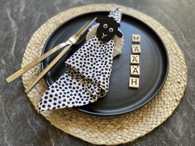 DIY Serviettenringe mit Schaf – einfache Bastelidee