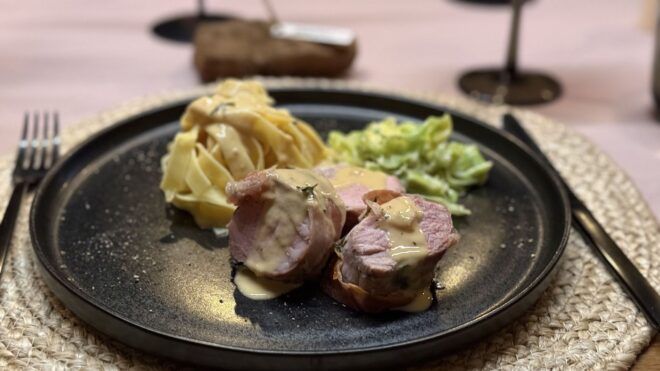 Hauptspeise für romantischen Abend zu zweit - Schweinefilet in Cidre Senf Thymian Sauce