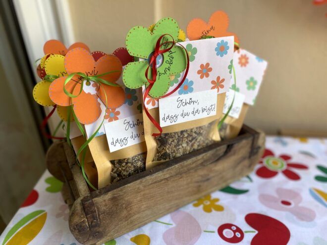 Gastgeschenke für die Flower Power Gartenparty im Sommer
