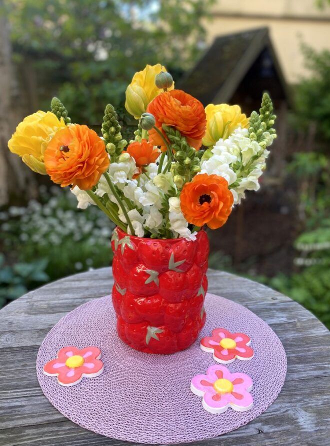 bunter Blumenstrauß für das Gartenfest im Sommer