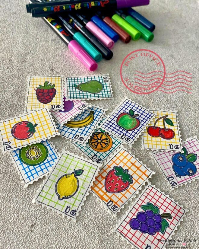Briefmarken mit dem Plotter gestalten und mit Acrylstiften ausmalen